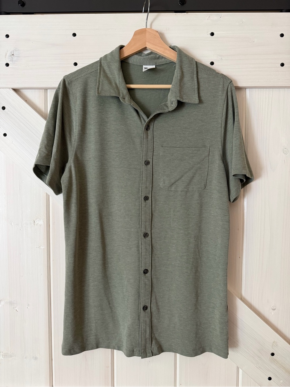 Men’s Olive Green Short-Sleeve Button-Down Shirt